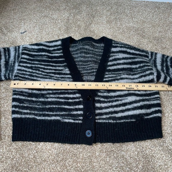 Urban Outfitters Cropped Cardigan sweater zebra 2 button black gray knit SZ M - Picture 9 of 10